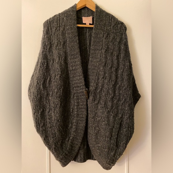 Romeo & Juliet Couture chunky knit sweater - Picture 1 of 6